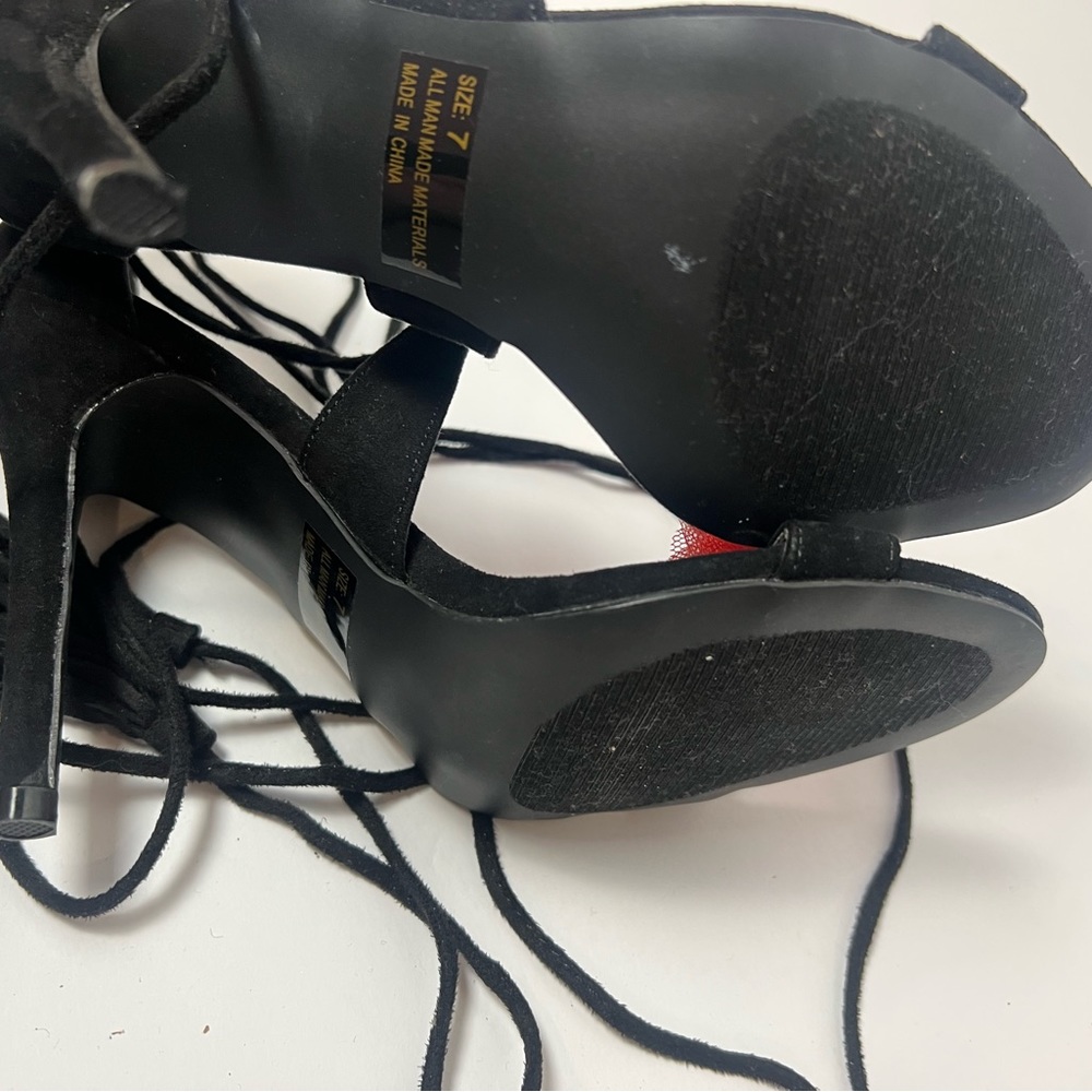 Qupid Black Suedette Lace Up Heels with Red Ruffle Floral Details Size 7 NEW - Picture 8 of 8